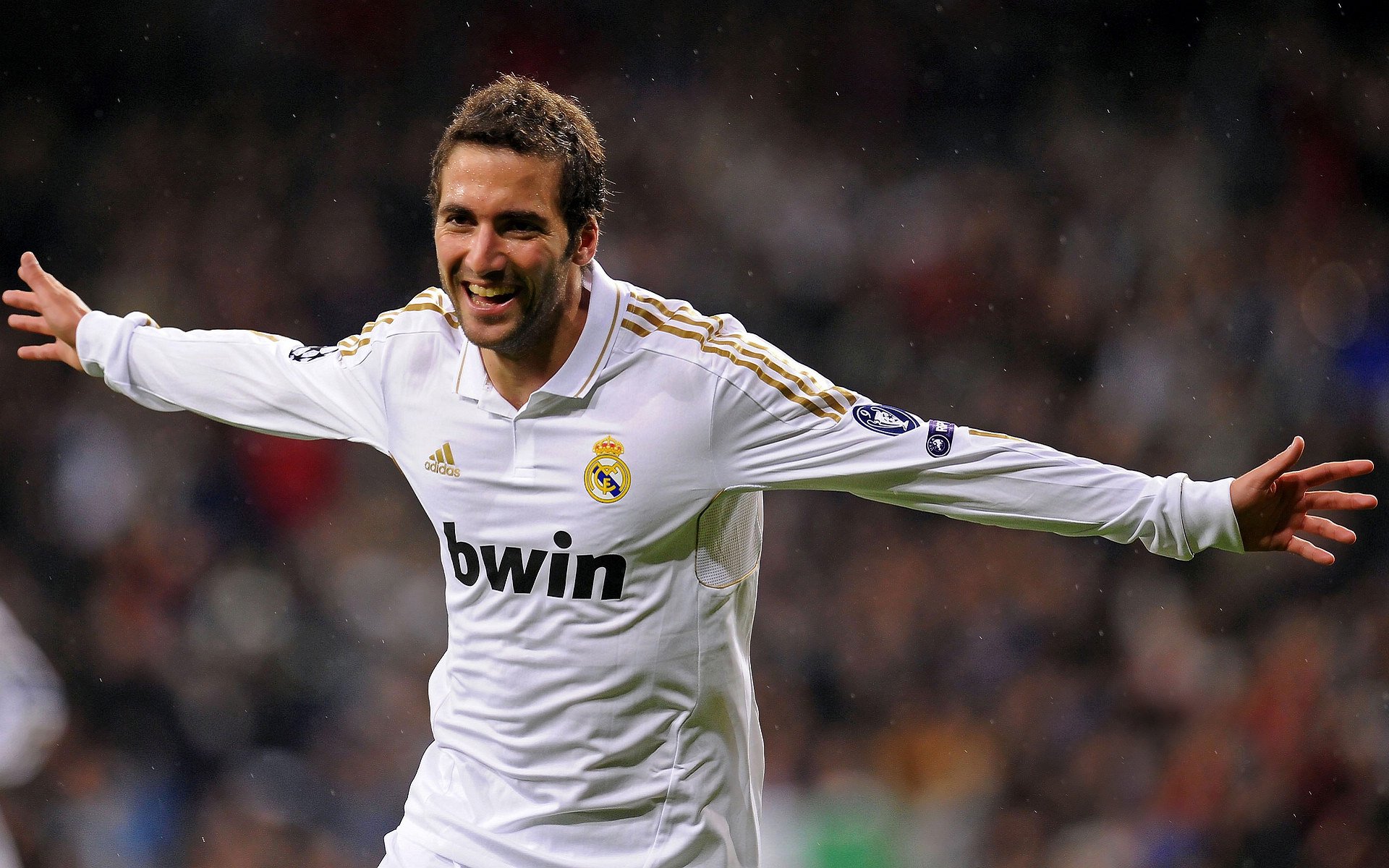 智能硬件助力：电竞体验升级，让比赛更震撼，什么叫智能硬件